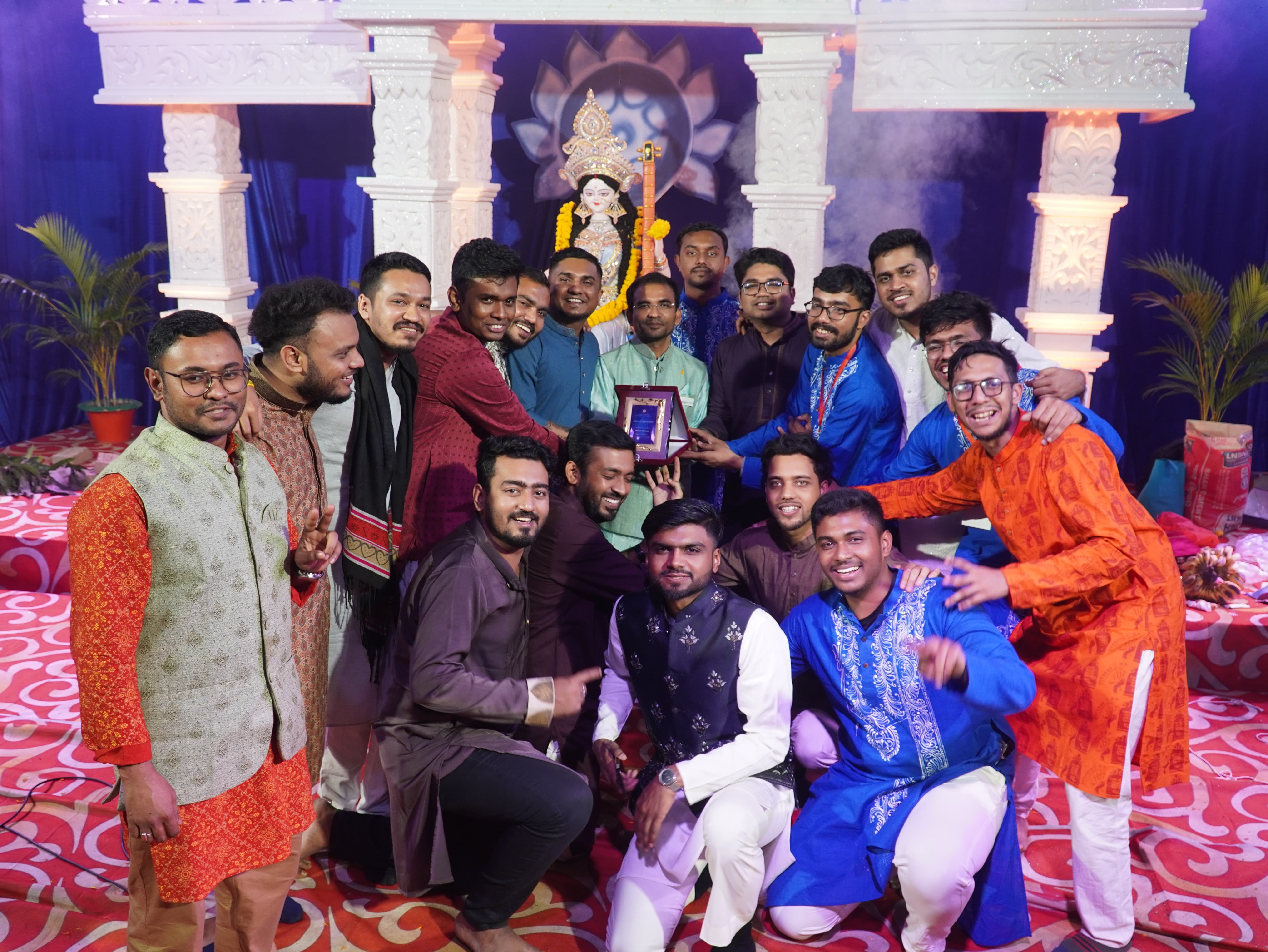 যত দূরেই যাই, ফিরে আসি এখানেই